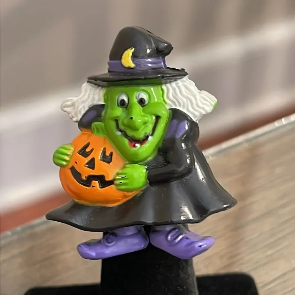 Vintage 1990’s RUSS Witch with Pumpkin Pin